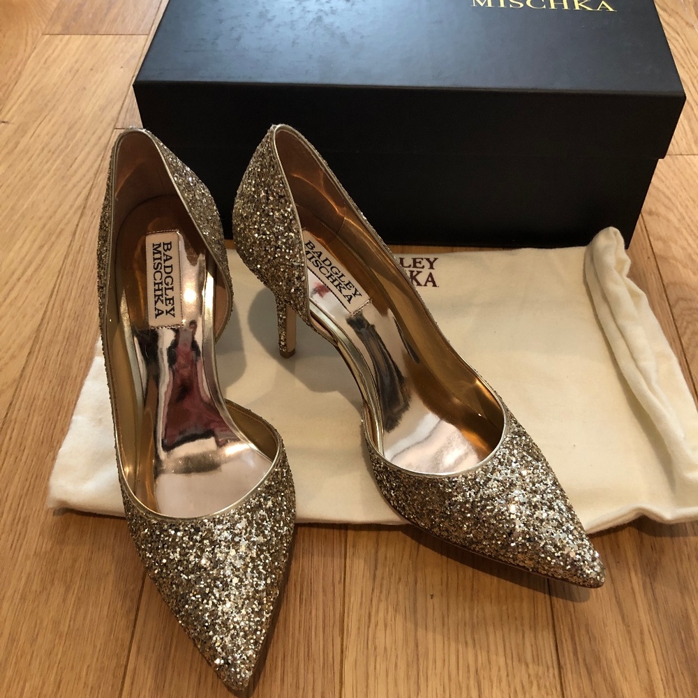 Badgley Mischka Gold Glitter Shoes, Size 6